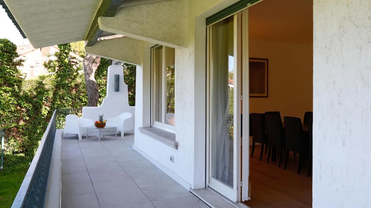 ריצ'יונה Villa Sarah 102 Emma Villas