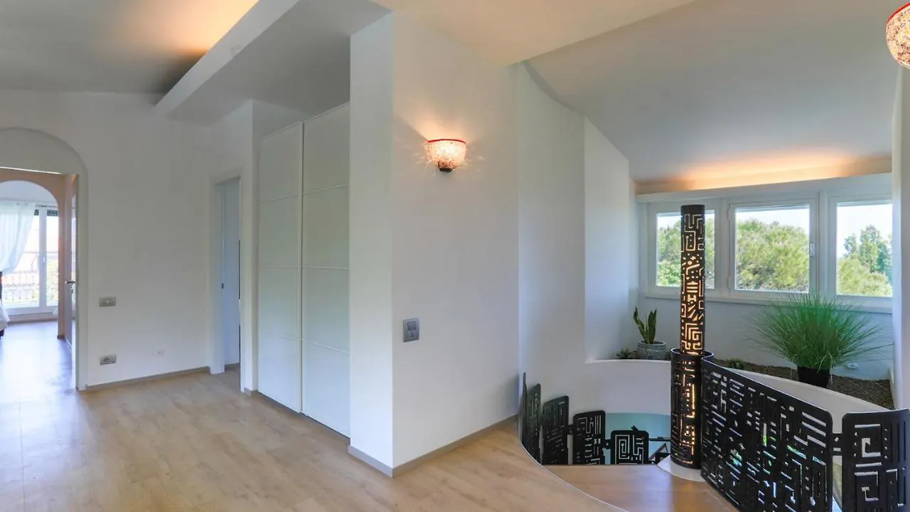 ריצ'יונה Villa Sarah 102 Emma Villas